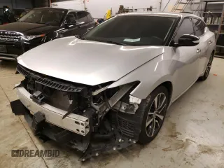 2020 Nissan Maxima SV with VIN 1N4AA6CV4LC363387, listed as a Copart auction lot 69696672 with 72,438 mi miles and Salvage Title. Bid and sale history available at carsss.com. Image 1.