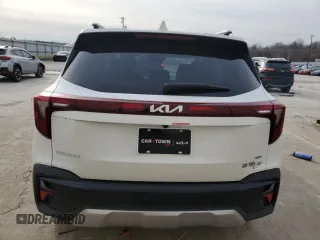 2024 Kia Seltos SX z VIN KNDETCA7XR7563829, wystawiony jako Copart lot #84300884 z przebiegiem 11 982 mil mil oraz Szkoda całkowita • Salvage title. Historia ofert i sprzedaży dostępna na DreamBid. Obrazek 6.