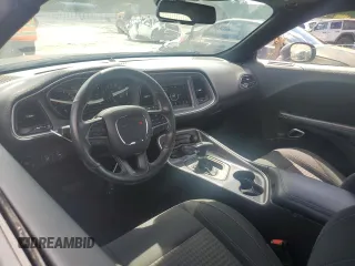 2019 Dodge Challenger SXT z VIN 2C3CDZAG5KH604003, wystawiony jako Copart lot #56694895 z przebiegiem 63 409 mil mil oraz Szkoda całkowita • Salvage title. Historia ofert i sprzedaży dostępna na DreamBid. Obrazek 8.