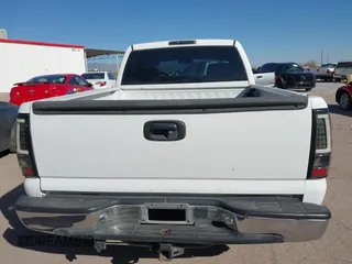 2000 GMC New Sierra 1500 SLE with VIN 1GTEC14W4YZ118674, listed as a IAAI auction lot 41726001 with 169,858 mi miles. Bid and sale history available at carsss.com. Image 16.