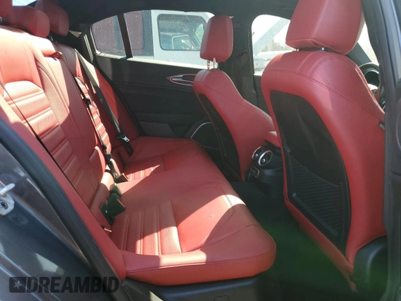 2022 Alfa Romeo Giulia Veloce z VIN ZARFANBN0N7659259, wystawiony jako Copart lot #51036795 z przebiegiem 13 636 mil mil oraz Szkody całkowita. Historia ofert i sprzedaży dostępna na DreamBid. Obrazek 10.