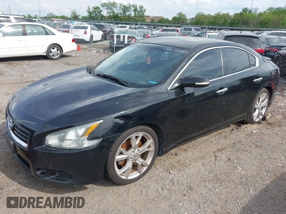 2012 Nissan Maxima SV z VIN 1N4AA5AP1CC858600, wystawiony jako IAAI lot #42110205 z przebiegiem 196 976 mil mil oraz . Historia ofert i sprzedaży dostępna na DreamBid. Obrazek 2.