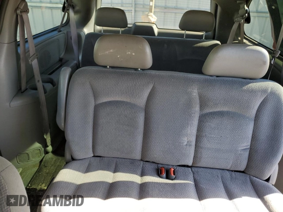 2005 Dodge Caravan SE z VIN 1D4GP24R15B126087, wystawiony jako Copart lot #58753005 z przebiegiem 216 010 mil mil oraz Szkoda całkowita • Salvage title. Historia ofert i sprzedaży dostępna na DreamBid. Obrazek 10.