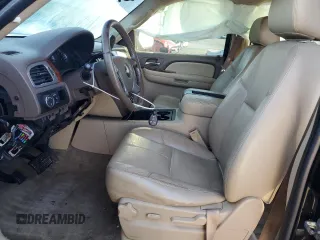 2009 Chevrolet Suburban 2LT z VIN 1GNFC26069R297182, wystawiony jako Copart lot #84915294 z przebiegiem 221 946 mil mil oraz Szkoda całkowita • Salvage title. Historia ofert i sprzedaży dostępna na DreamBid. Obrazek 7.