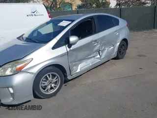 2015 Toyota Prius Four z VIN JTDKN3DU8F0484985, wystawiony jako IAAI lot #41871416 z przebiegiem 330 021 mil mil oraz . Historia ofert i sprzedaży dostępna na DreamBid. Obrazek 6.