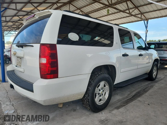 2007 Chevrolet Suburban LS with VIN 1GNFC16JX7R401981, listed as a Copart auction lot 64618945 with 153,205 mi miles and Clean title. Bid and sale history available at DreamBid. Image 3.