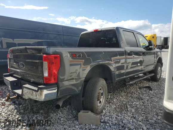 2018 Ford Super Duty F-250 SRW XL with VIN 1FT7W2B66JEB00540, listed as a Copart auction lot 52626865 with 101,222 mi miles and Salvage Title. Bid and sale history available at carsss.com. Image 3.