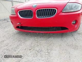 2005 BMW Z4 2.5i z VIN 4USBT33585LS57058, wystawiony jako IAAI lot #42263823 z przebiegiem 122 697 mil mil oraz . Historia ofert i sprzedaży dostępna na DreamBid. Obrazek 6.