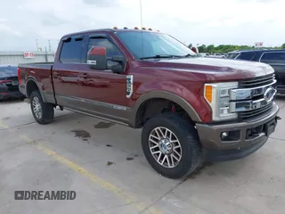 2017 Ford F-250 Lariat z VIN 1FT7W2BT9HEF11530, wystawiony jako IAAI lot #42091625 z przebiegiem 95 821 mil mil oraz . Historia ofert i sprzedaży dostępna na DreamBid. Obrazek 1.