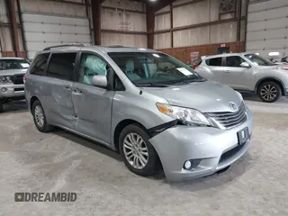 2013 Toyota Sienna XLE AAS with VIN 5TDYK3DC5DS363822, listed as a IAAI auction lot 42019598 with 74,508 mi miles. Bid and sale history available at carsss.com. Image 1.