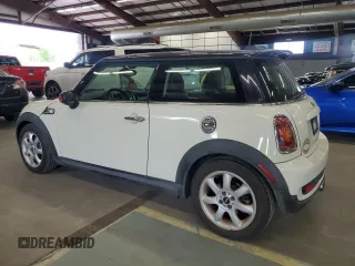 2010 MINI Hardtop S с VIN WMWMF7C53ATZ72835, выставлен на аукционе Copart как лот 57781635 с пробегом 78 931 миль миль и Чистый • Clean title. История ставок и продаж доступна на DreamBid. Изображение 2.
