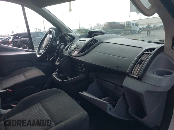 2017 Ford Transit XL z VIN 1FBZX2YM1HKA98823, wystawiony jako IAAI lot #42066291 z przebiegiem 100 011 mil mil oraz . Historia ofert i sprzedaży dostępna na DreamBid. Obrazek 5.