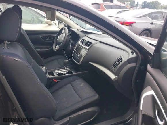 2016 Nissan Altima 2.5 SR with VIN 1N4AL3APXGN351283, listed as a IAAI auction lot 39940124 with 118,192 mi miles. Bid and sale history available at carsss.com. Image 5.
