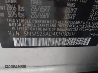 2019 Hyundai Santa Fe SE z VIN 5NMS23AD4KH130517, wystawiony jako IAAI lot #42324854 z przebiegiem 76 963 mil mil oraz . Historia ofert i sprzedaży dostępna na DreamBid. Obrazek 9.
