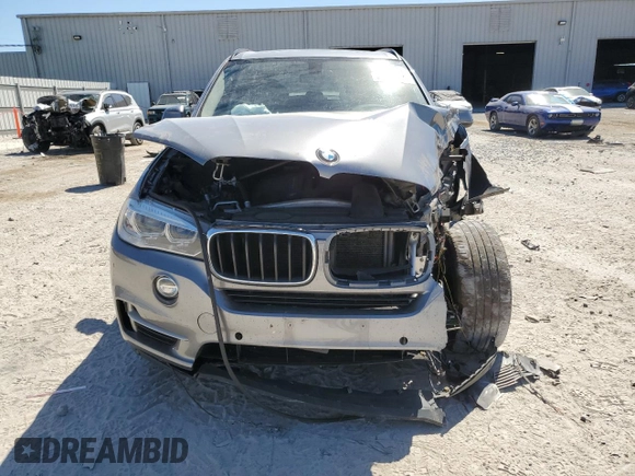 2016 BMW X5 xDrive35i z VIN 5UXKR0C51G0P30210, wystawiony jako Copart lot #49525235 z przebiegiem Nie podano mil oraz Szkoda całkowita • Salvage title. Historia ofert i sprzedaży dostępna na DreamBid. Obrazek 5.