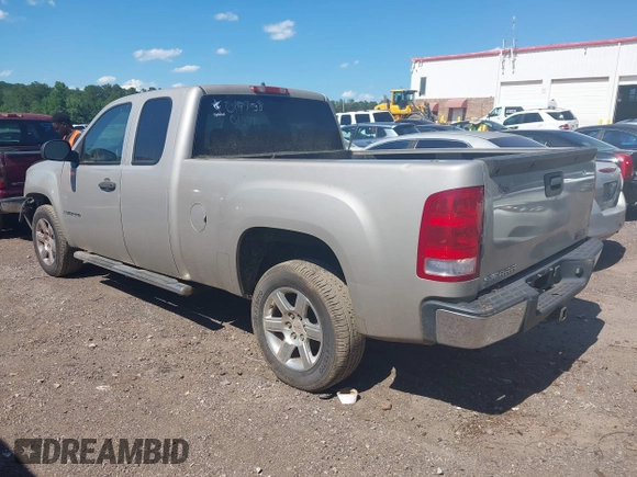 2007 GMC Sierra 1500 SL z VIN 1GTEC19C57Z613978, wystawiony jako IAAI lot #42330992 z przebiegiem 270 600 mil mil oraz . Historia ofert i sprzedaży dostępna na DreamBid. Obrazek 3.