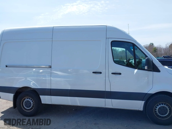 2019 Mercedes-Benz Sprinter Cargo with VIN WD3PF0CD4KT003734, listed as a IAAI auction lot 41992890 with 68,378 mi miles. Bid and sale history available at carsss.com. Image 13.