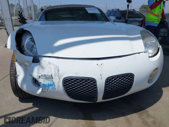 2007 Pontiac Solstice z VIN 1G2MB35B97Y141396, wystawiony jako IAAI lot #42443705 z przebiegiem 118 933 mil mil oraz . Historia ofert i sprzedaży dostępna na DreamBid. Obrazek 14.
