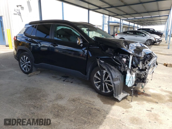 2023 Toyota Corolla Cross XLE z VIN 7MUDAABG6PV048792, wystawiony jako Copart lot #56819095 z przebiegiem 59 189 mil mil oraz Szkoda całkowita • Salvage title. Historia ofert i sprzedaży dostępna na DreamBid. Obrazek 4.