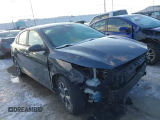 2019 Kia Forte LXS with VIN 3KPF24AD8KE032525, listed as a IAAI auction lot 41527715 with 33,561 mi miles and . Bid and sale history available at carsss.com. Image 1.