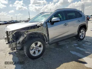 2019 Toyota RAV4 XLE with VIN 2T3W1RFV2KC015887, listed as a Copart auction lot 61869255 with 69,227 mi miles and Clean title. Bid and sale history available at DreamBid. Image 1.