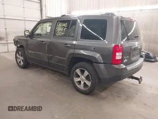 2016 Jeep Patriot Latitude z VIN 1C4NJRFB8GD658216, wystawiony jako IAAI lot #42102530 z przebiegiem 143 956 mil mil oraz . Historia ofert i sprzedaży dostępna na DreamBid. Obrazek 3.