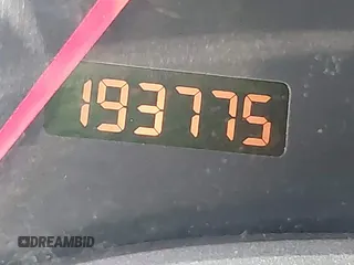 2005 Chevrolet Equinox LS z VIN 2CNDL23F456113321, wystawiony jako IAAI lot #40928528 z przebiegiem 193 775 mil mil oraz . Historia ofert i sprzedaży dostępna na DreamBid. Obrazek 7.
