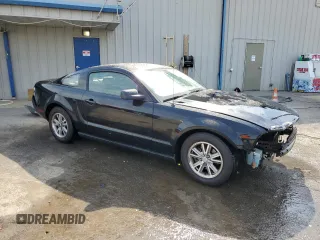 2005 Ford Mustang Deluxe with VIN 1ZVHT80N755201499, listed as a Copart auction lot 52082585 with 203,854 mi miles and Salvage Title. Bid and sale history available at carsss.com. Image 4.