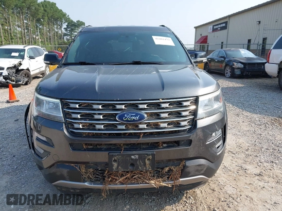 2017 Ford Explorer XLT z VIN 1FM5K8D82HGC79240, wystawiony jako IAAI lot #42402472 z przebiegiem 139 303 mil mil oraz . Historia ofert i sprzedaży dostępna na DreamBid. Obrazek 12.