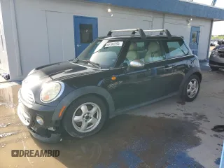 2011 MINI Hardtop с VIN WMWSU3C54BTX95980, выставлен на аукционе Copart как лот 65160285 с пробегом Не указан миль и Списание • Salvage title. История ставок и продаж доступна на DreamBid. Изображение 1.