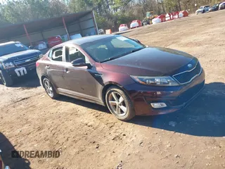 2015 Kia Optima LX z VIN 5XXGM4A71FG492339, wystawiony jako IAAI lot #41134448 z przebiegiem 77 733 mil mil oraz . Historia ofert i sprzedaży dostępna na DreamBid. Obrazek 1.
