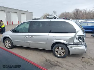 2006 Dodge Grand Caravan SXT with VIN 2D4GP44L26R664596, listed as a IAAI auction lot 41846643 with 235,554 mi miles. Bid and sale history available at carsss.com. Image 14.