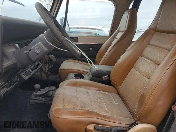 1995 Jeep Wrangler with VIN 1J4FY29S6SP310046, listed as a Copart auction lot 75213564 with 147,111 mi miles and Non Repairable. Bid and sale history available at carsss.com. Image 7.