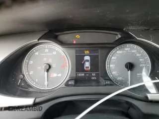 2010 Audi S4 Prestige z VIN WAUKGAFL8AA102764, wystawiony jako Copart lot #57839715 z przebiegiem 120 369 mil mil oraz Szkoda całkowita • Salvage title. Historia ofert i sprzedaży dostępna na DreamBid. Obrazek 9.