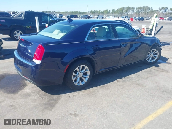 2015 Chrysler 300 Limited z VIN 2C3CCAAG7FH845569, wystawiony jako IAAI lot #41639729 z przebiegiem 196 672 mil mil oraz . Historia ofert i sprzedaży dostępna na DreamBid. Obrazek 4.