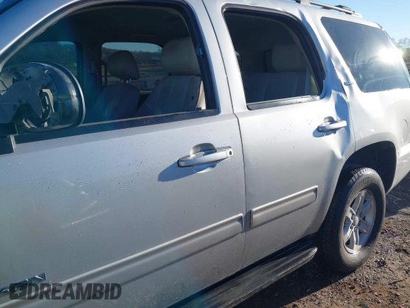 2013 GMC Yukon SLT with VIN 1GKS1CE04DR180881, listed as a IAAI auction lot 41647032 with 187,228 mi miles. Bid and sale history available at carsss.com. Image 6.