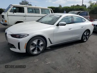 2024 BMW i4 eDrive35 z VIN WBY43AW00RFT22457, wystawiony jako Copart lot #53167205 z przebiegiem 3329 mil mil oraz Szkody całkowita. Historia ofert i sprzedaży dostępna na DreamBid. Obrazek 1.