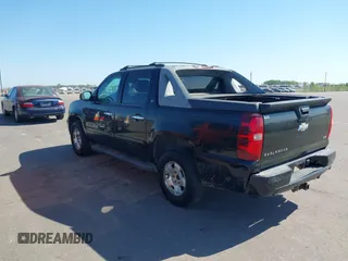 2008 Chevrolet Avalanche LTZ z VIN 3GNFK12338G139684, wystawiony jako IAAI lot #42232957 z przebiegiem 280 661 mil mil oraz . Historia ofert i sprzedaży dostępna na DreamBid. Obrazek 3.