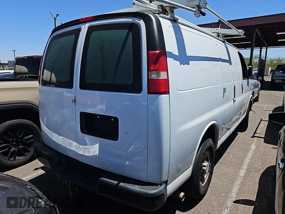 2018 Chevrolet Express Cargo z VIN 1GCWGAFG4J1178862, wystawiony jako IAAI lot #42659672 z przebiegiem 134 021 mil mil oraz . Historia ofert i sprzedaży dostępna na DreamBid. Obrazek 16.