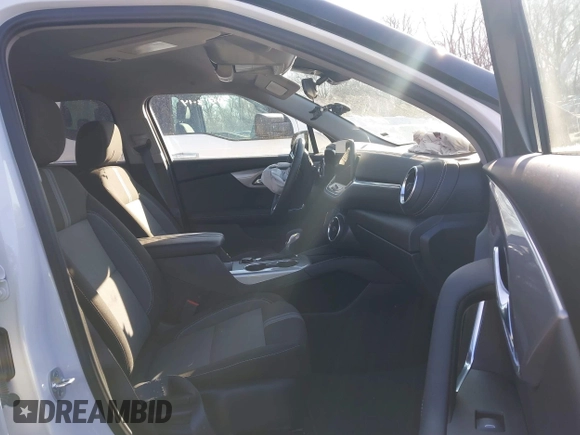 2025 Chevrolet Blazer LT with VIN 3GNKBHR41SS150662, listed as a IAAI auction lot 41842035 with 9,087 mi miles and . Bid and sale history available at DreamBid. Image 5.