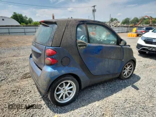 2008 Smart fortwo Pure with VIN WMEEJ31X78K132545, listed as a Copart auction lot 62884165 with Not provided miles and Clean title. Bid and sale history available at DreamBid. Image 3.