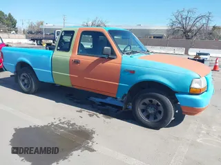 2000 Ford Ranger XL with VIN 1FTYR14V2YPA62345, listed as a IAAI auction lot 41835789 with 267,816 mi miles. Bid and sale history available at carsss.com. Image 1.