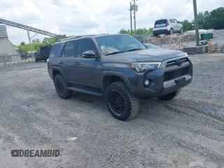 2020 Toyota 4Runner SR5 with VIN JTEBU5JR6L5784226, listed as a IAAI auction lot 42567052 with 108,573 mi miles and . Bid and sale history available at DreamBid. Image 1.