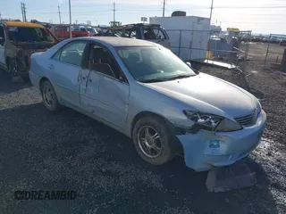 2005 Toyota Camry STD z VIN 4T1BE32K65U949834, wystawiony jako IAAI lot #41383220 z przebiegiem 126 352 mil mil oraz . Historia ofert i sprzedaży dostępna na DreamBid. Obrazek 1.