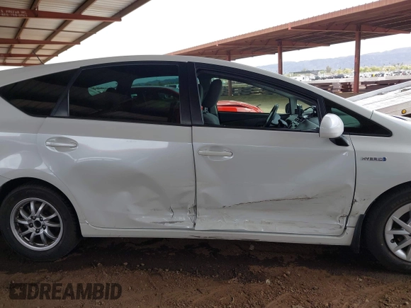 2014 Toyota Prius Two with VIN JTDZN3EU5EJ014581, listed as a IAAI auction lot 41916520 with 182,125 mi miles and . Bid and sale history available at DreamBid. Image 13.