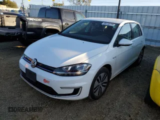 2017 Volkswagen Golf SE с VIN WVWKR7AU4HW953800, выставлен на аукционе Copart как лот 89138735 с пробегом 49 261 миль миль и Списание • Salvage title. История ставок и продаж доступна на DreamBid. Изображение 1.