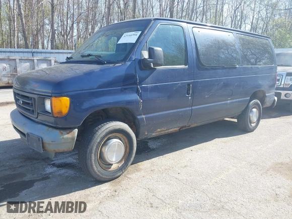 2005 Ford Econoline Passenger XL with VIN 1FBNE31L55HB00500, listed as a IAAI auction lot 42144394 with 257,262 mi miles. Bid and sale history available at carsss.com. Image 2.