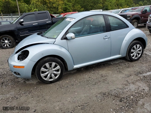 2010 Volkswagen New Beetle Coupe with VIN 3VWPW3AGXAM013425, listed as a Copart auction lot 72178824 with 119,252 mi miles and Salvage Title. Bid and sale history available at carsss.com. Image 1.