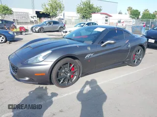2010 Ferrari California с VIN ZFF65LJA7A0168421, выставлен на аукционе IAAI как лот 42178913 с пробегом Не указан миль и . История ставок и продаж доступна на DreamBid. Изображение 2.