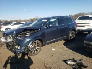 2024 Volvo XC90 Plus Bright Theme z VIN YV4062JE1R1200426, wystawiony jako Copart lot #81841624 z przebiegiem 4 025 mil mil oraz Szkoda całkowita • Salvage title. Historia ofert i sprzedaży dostępna na DreamBid. Obrazek 1.